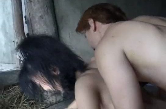 Ormandaki Kulübede İlişkiler Sansürsüz Film izle